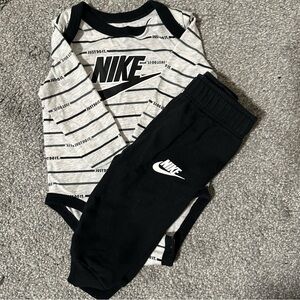 Nike Striped Baby Bodysuit & Pants Set - Black & Heather Gray